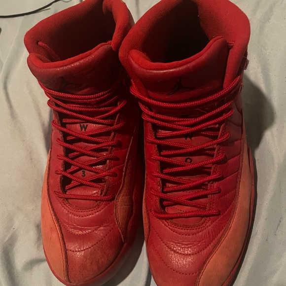 Jordan Men\'s Bold Red Sneakers
